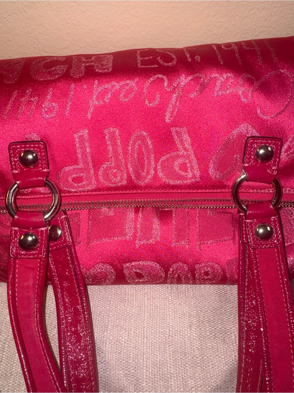 Coach Poppy Hot Pink storypatch sig Shoulder Tote w/2 poppy bag charms - Picture 3 of 9